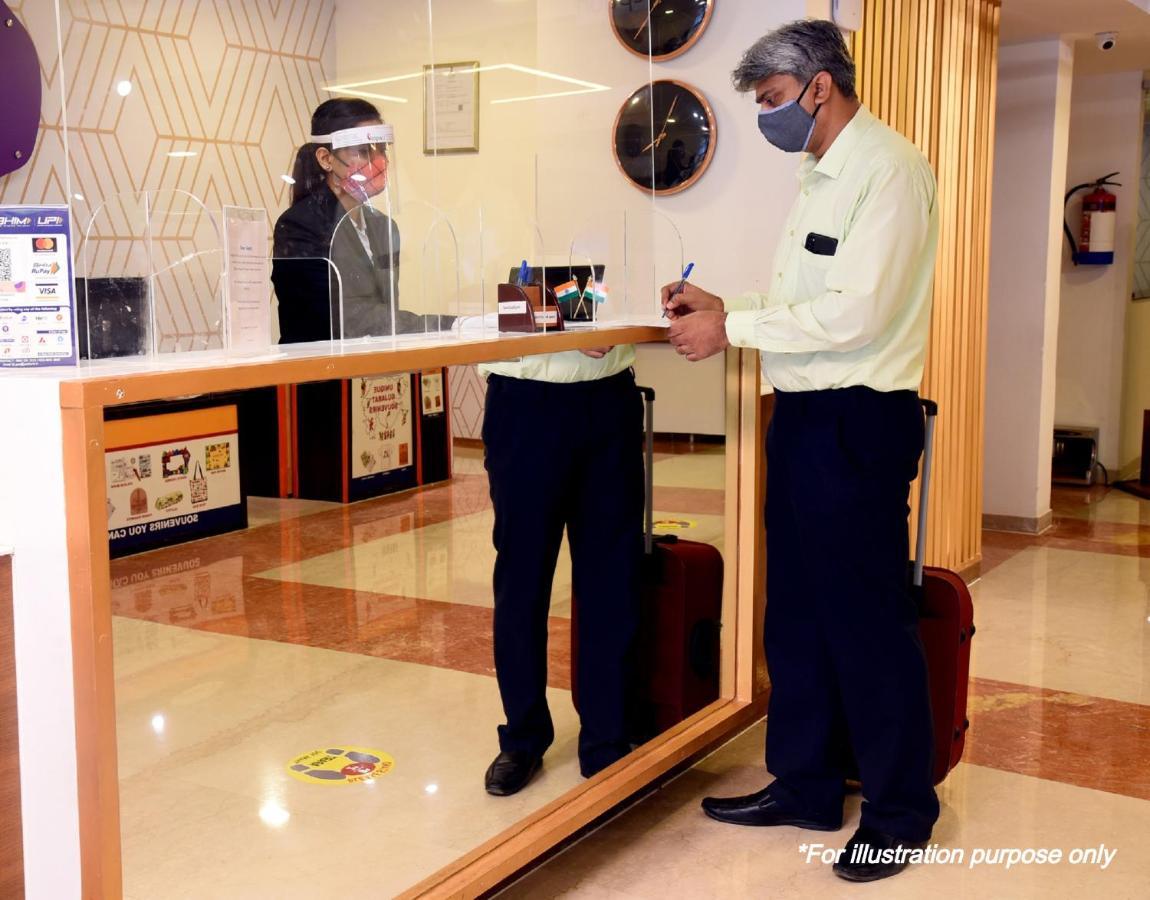 Oyo Hotel Ss Grand Lucknow Buitenkant foto